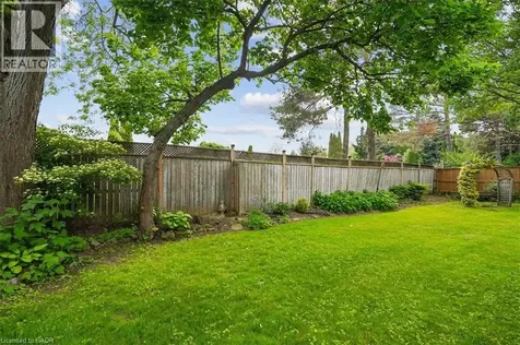 2218 Stillmeadow Road Mississauga ON L5B 1X4