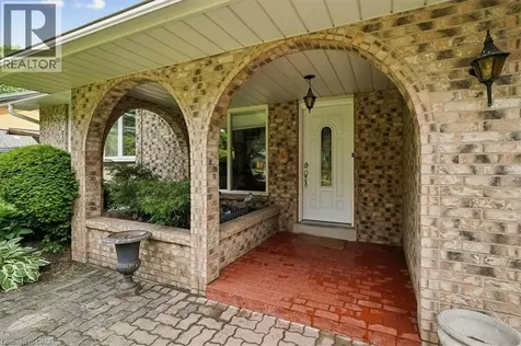 2218 Stillmeadow Road Mississauga ON L5B 1X4