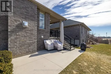 234 Peach Tree Boulevard St. Thomas ON N5R 0G8