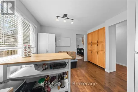 32 Flanders Street Ottawa ON K2J 3K1