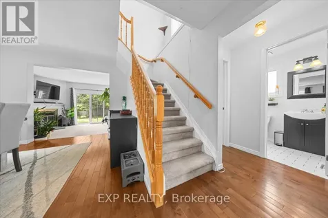 32 Flanders Street Ottawa ON K2J 3K1