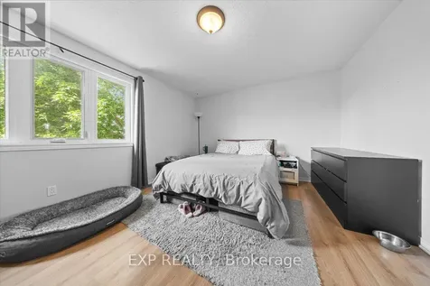 32 Flanders Street Ottawa ON K2J 3K1