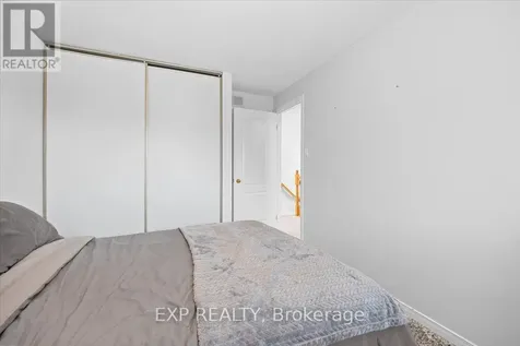 32 Flanders Street Ottawa ON K2J 3K1