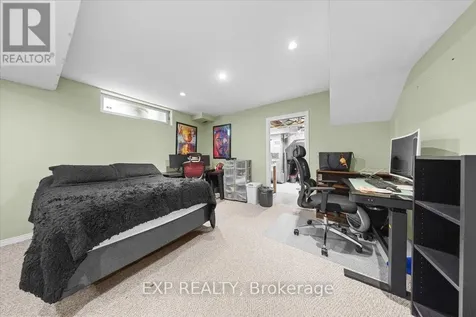 32 Flanders Street Ottawa ON K2J 3K1