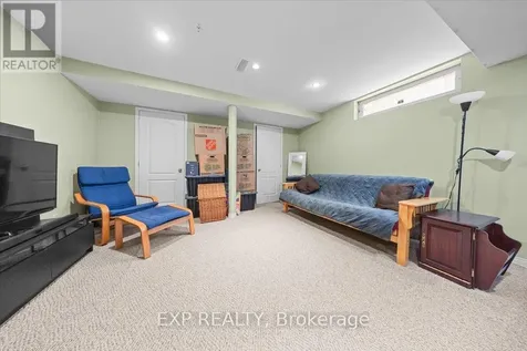 32 Flanders Street Ottawa ON K2J 3K1