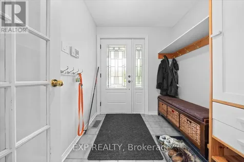 32 Flanders Street Ottawa ON K2J 3K1