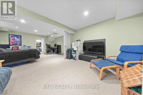 32 Flanders Street Ottawa ON K2J 3K1