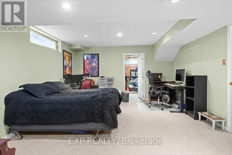 32 Flanders Street Ottawa ON K2J 3K1