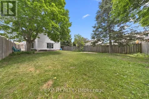 32 Flanders Street Ottawa ON K2J 3K1