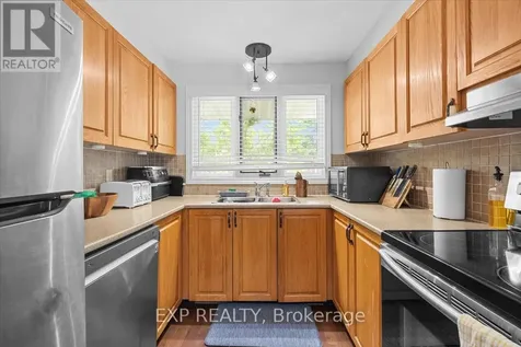 32 Flanders Street Ottawa ON K2J 3K1