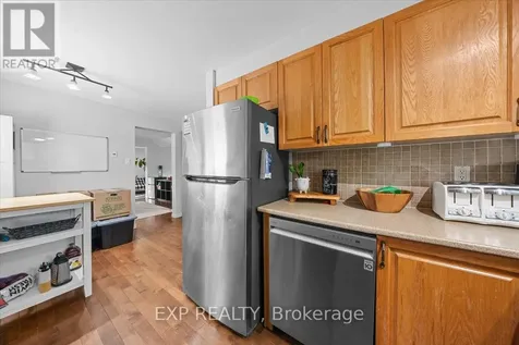 32 Flanders Street Ottawa ON K2J 3K1