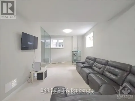 43 Sweet Pea Way Ottawa ON K2T 0P2