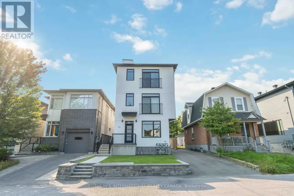 288 Duncairn Avenue Ottawa ON K1Z 7G9