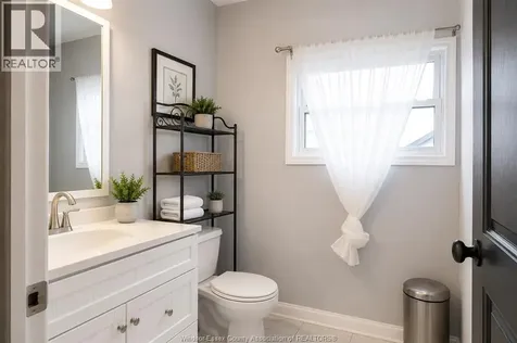 2429 Howard Avenue Windsor ON N9X 3V5