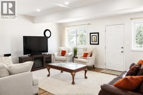2429 Howard Avenue Windsor ON N9X 3V5