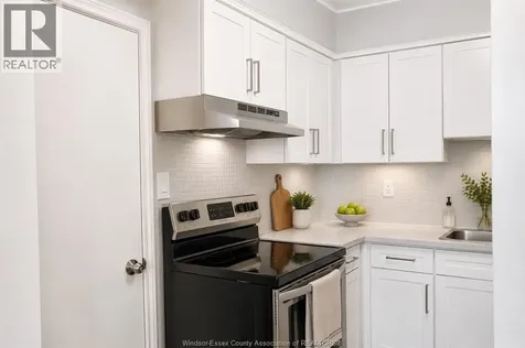 2429 Howard Avenue Windsor ON N9X 3V5