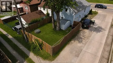 2429 Howard Avenue Windsor ON N9X 3V5
