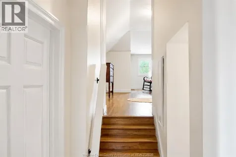 2429 Howard Avenue Windsor ON N9X 3V5
