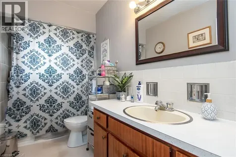 39 Secord Avenue Kitchener ON N2B 2C3