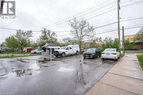 39 Secord Avenue Kitchener ON N2B 2C3