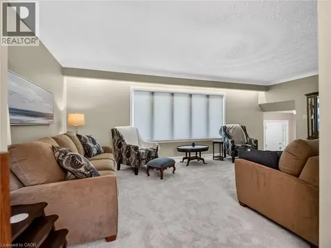 17 Montgomery Road Welland ON L3C 2Y2