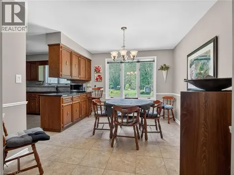 17 Montgomery Road Welland ON L3C 2Y2