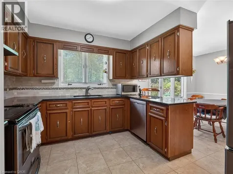 17 Montgomery Road Welland ON L3C 2Y2