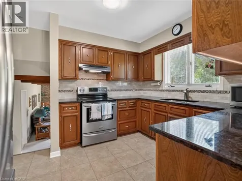17 Montgomery Road Welland ON L3C 2Y2
