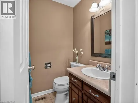 17 Montgomery Road Welland ON L3C 2Y2