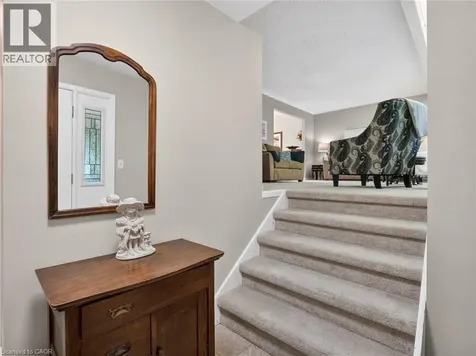 17 Montgomery Road Welland ON L3C 2Y2