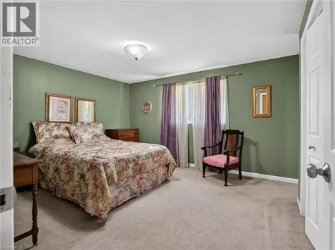 17 Montgomery Road Welland ON L3C 2Y2