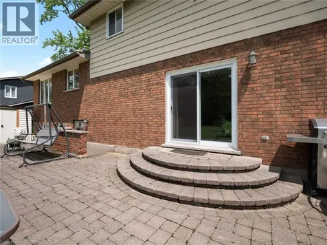 17 Montgomery Road Welland ON L3C 2Y2