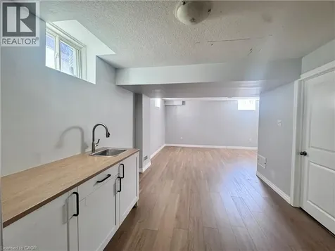154 Rosemount Drive Kitchener ON N2B 1R5