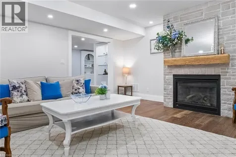 2073 Deramore Drive Oakville ON L6J 2P7