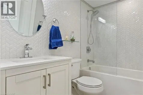 2073 Deramore Drive Oakville ON L6J 2P7