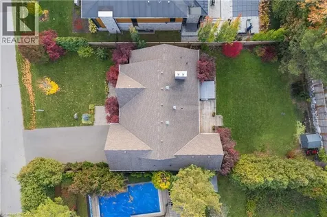 2073 Deramore Drive Oakville ON L6J 2P7