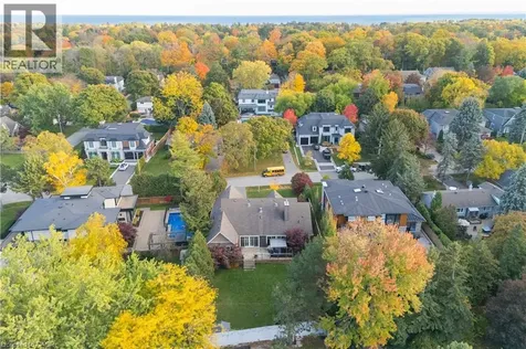 2073 Deramore Drive Oakville ON L6J 2P7