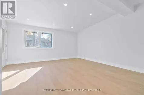 598 Kirkwood Avenue Ottawa ON K1Z 5X4