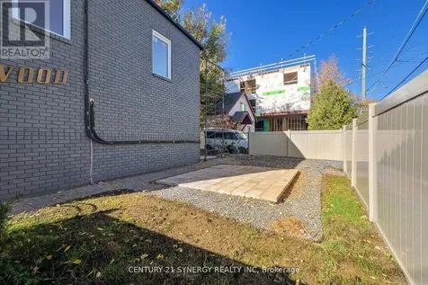 598 Kirkwood Avenue Ottawa ON K1Z 5X4