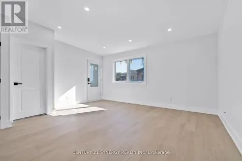 598 Kirkwood Avenue Ottawa ON K1Z 5X4