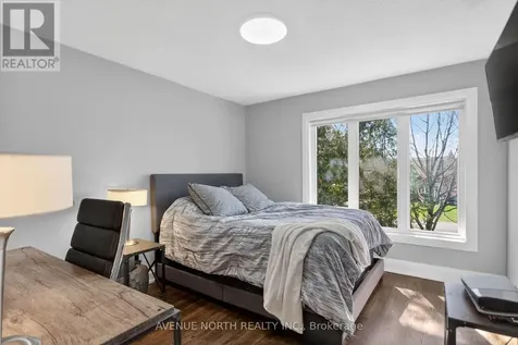1317 Cornfield Crescent Ottawa ON K4P 1B5