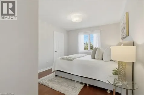 2205 Shaftesbury Court Oakville ON L6H 6C6