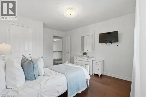 2205 Shaftesbury Court Oakville ON L6H 6C6