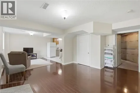 2205 Shaftesbury Court Oakville ON L6H 6C6