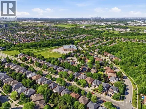 2205 Shaftesbury Court Oakville ON L6H 6C6