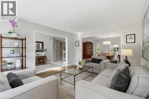 2205 Shaftesbury Court Oakville ON L6H 6C6