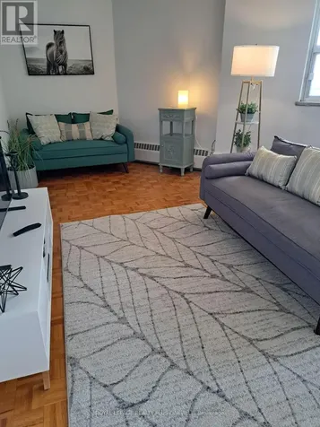 212 Kerr Street Oakville (co Central) ON L6K 3B1