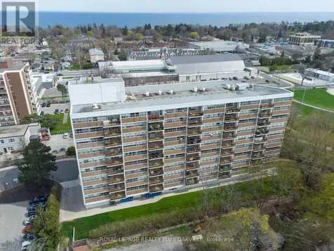 212 Kerr Street Oakville (co Central) ON L6K 3B1