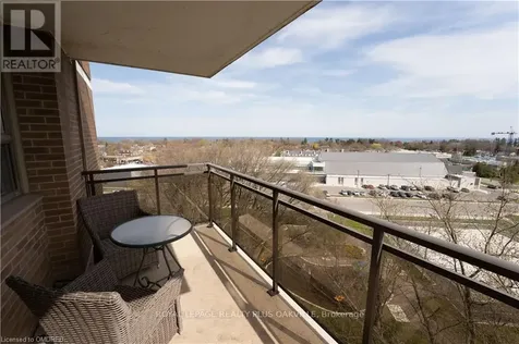 212 Kerr Street Oakville (co Central) ON L6K 3B1