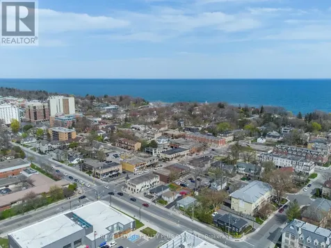 212 Kerr Street Oakville (co Central) ON L6K 3B1